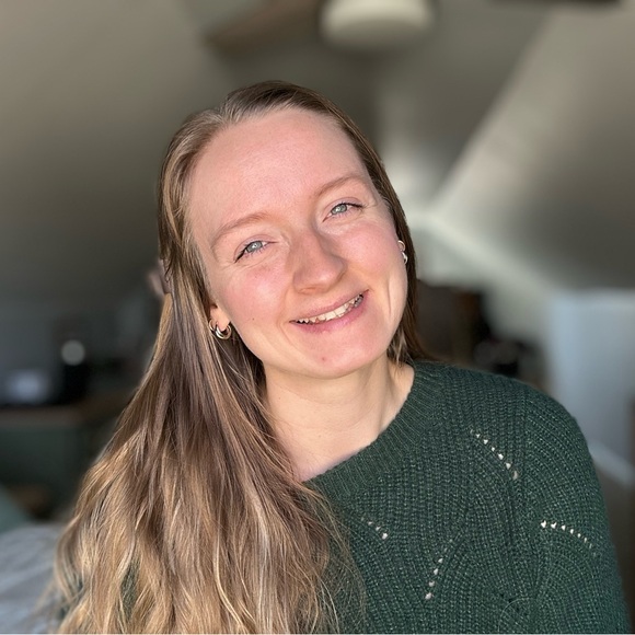 Meet your Posher, Stephanie - Picture 1 of 1